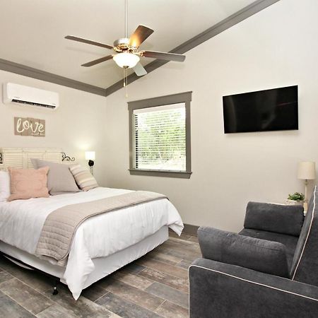 Green Acres Cottages - Wimberley Suite Exterior photo
